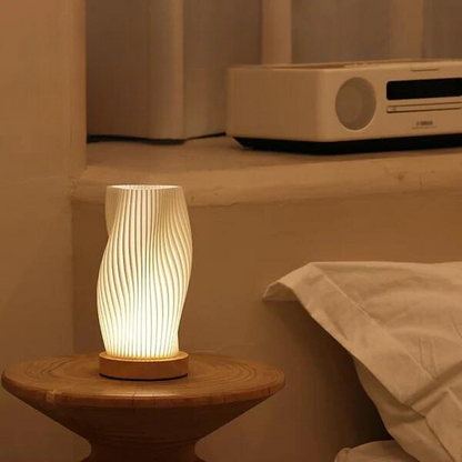 Vivolux | USB-Driven & Elegante Wellen-Design Tischlampe | WaveGlow