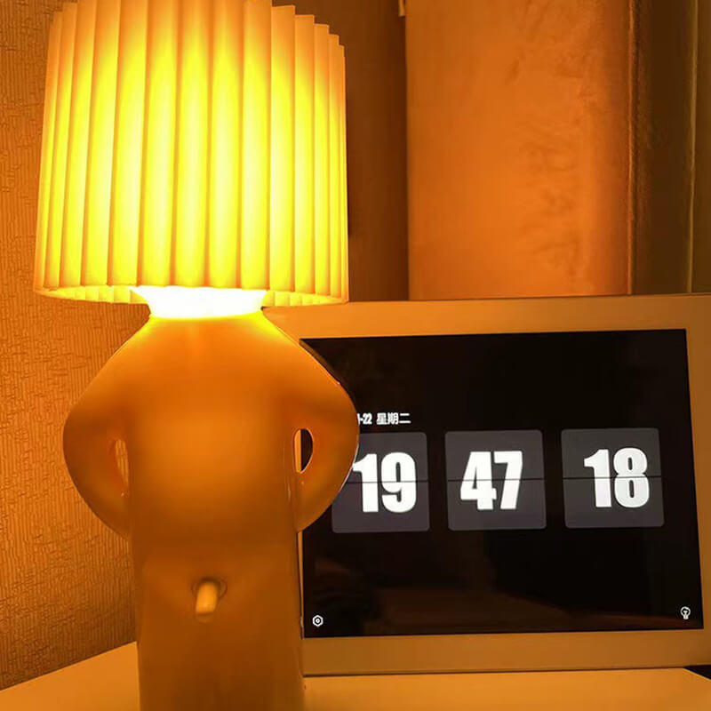 Vivolux | Kleiner Ungezogener Junge Tischlampe
