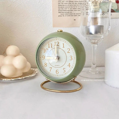 Vivolux | Retro Vintage Stil Gold Akzent Wecker
