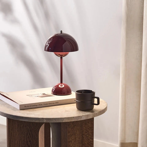 Stijlvolle Auroraglo Led-Tischlampe Für Das Wohnzimmer