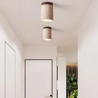 Vivolux | Eingebauter Lustre aus Travertin für Eingangsbereich und Treppe