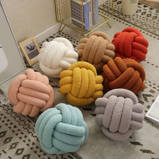 Vivolux | Gooi Kissen - Cozy - Handgeknoteter Ball - Lammfell