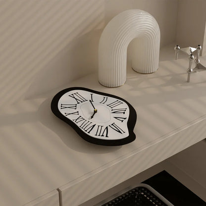Vivolux | Surreal schmelzende nordische Wand Uhr