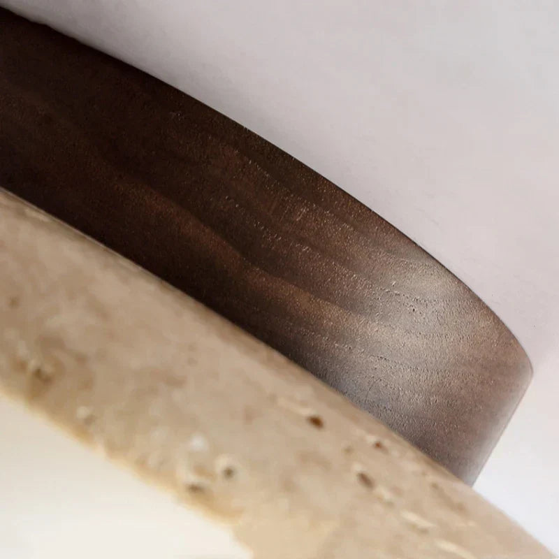 Vivolux | Eingebauter Lustre aus Travertin für Eingangsbereich und Treppe