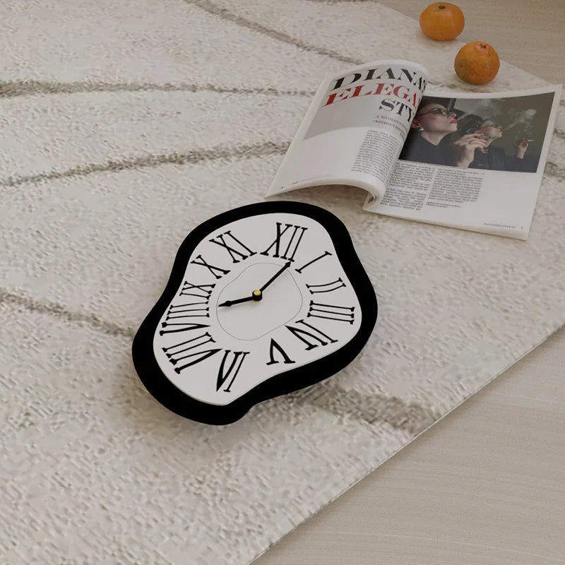 Vivolux | Surreal schmelzende nordische Wand Uhr