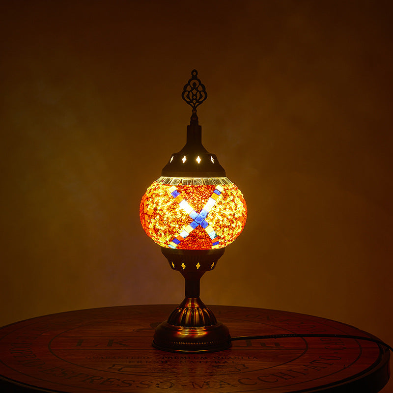 Vivolux | Traditionelle Tiffany romantische ovale Eisen emailierte 1-Licht Tischlampe für das Schlafzimmer