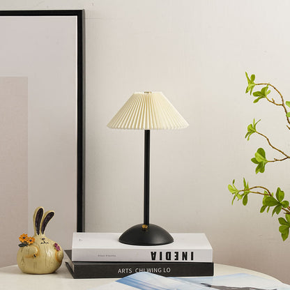 Vivolux | Zeitgenössische skandinavische wiederaufladbare Eisenstoff konische plissierte LED-Tischlampe für Nachttisch