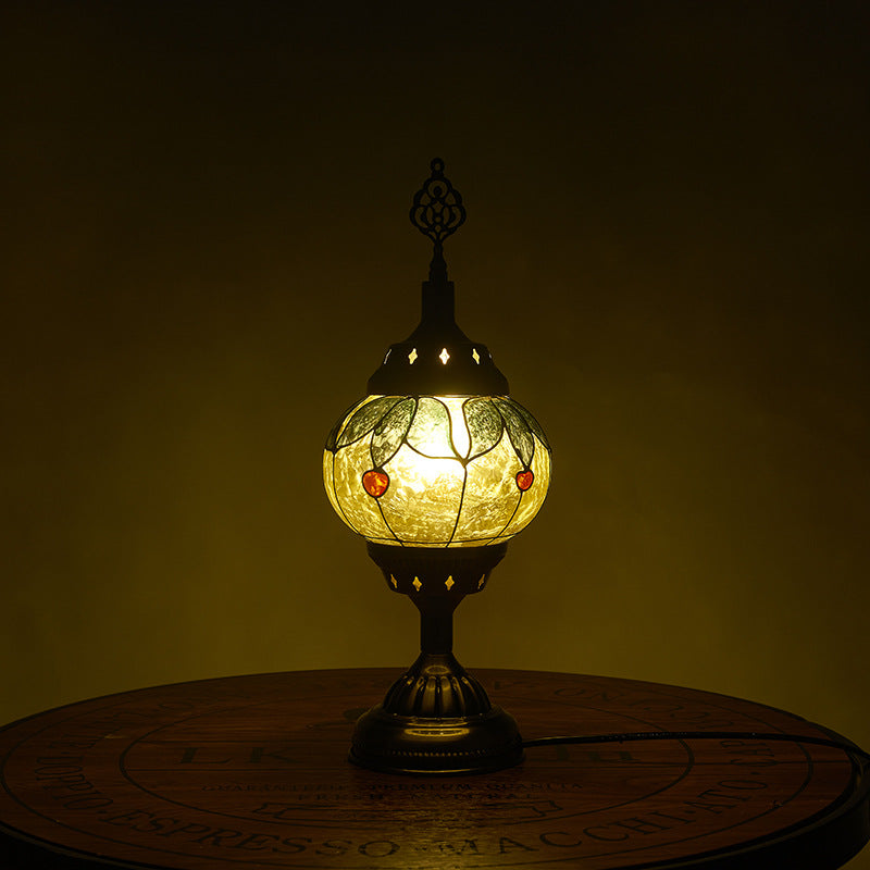 Vivolux | Traditionelle Tiffany romantische ovale Eisen emailierte 1-Licht Tischlampe für das Schlafzimmer