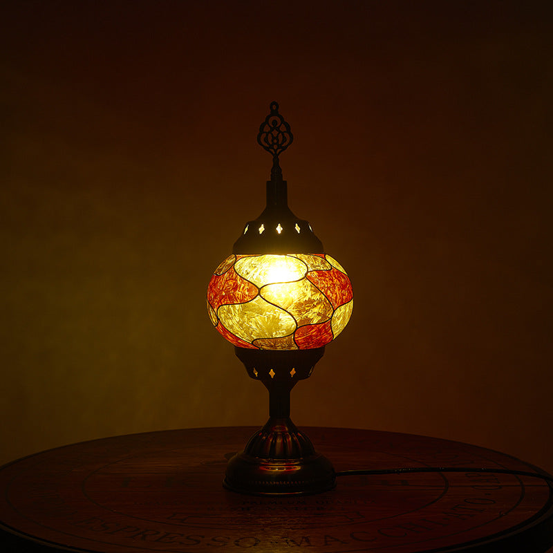 Vivolux | Traditionelle Tiffany romantische ovale Eisen emailierte 1-Licht Tischlampe für das Schlafzimmer