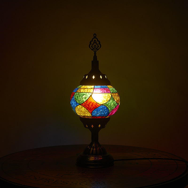 Vivolux | Traditionelle Tiffany romantische ovale Eisen emailierte 1-Licht Tischlampe für das Schlafzimmer