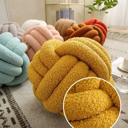 Vivolux | Gooi Kissen - Cozy - Handgeknoteter Ball - Lammfell