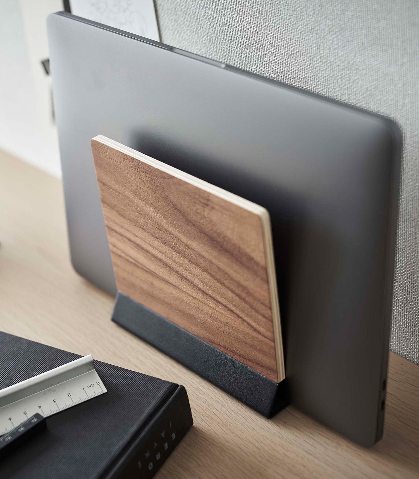 Vivolux | Slim Laptop Stand - Stahl + Holz
