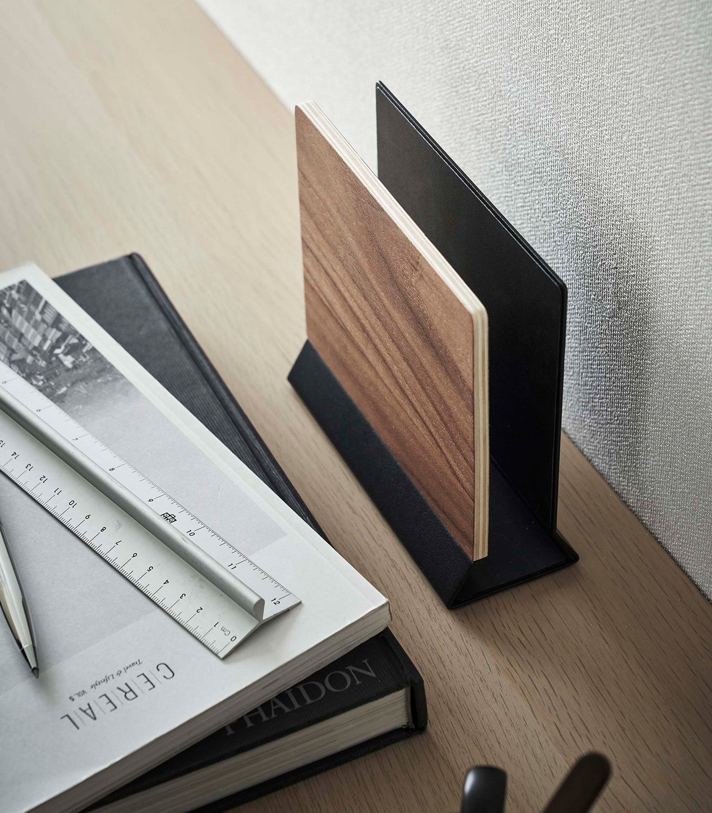 Vivolux | Slim Laptop Stand - Stahl + Holz