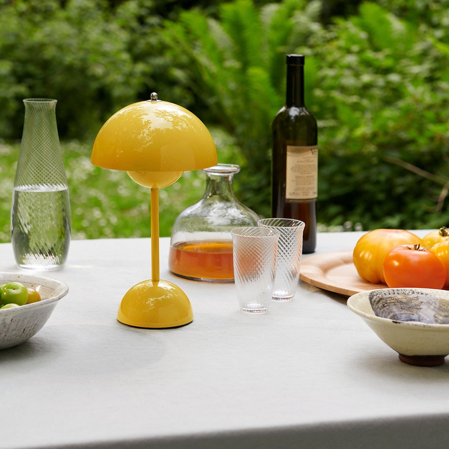 Dimmbare LED Tischlampe mit kabellosem Design