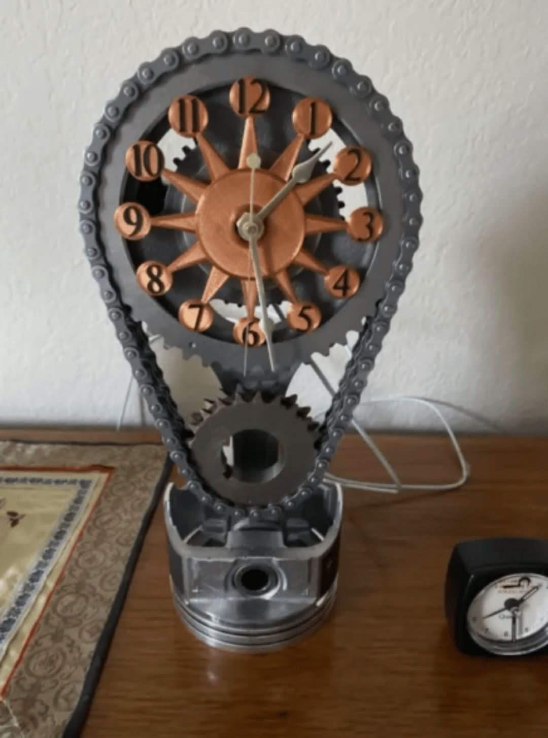Vivolux | Die Zahnrad Uhr