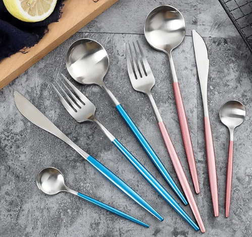 LUXURIÖSES EDELSTAHL-24-TEILIGES GOLD-SILBER-BESTECK-SET