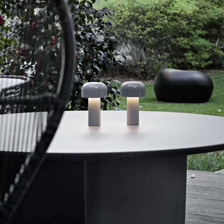 Vivolux | Elegante Tragbare LED Tischlampe mit Farb-einstellungen