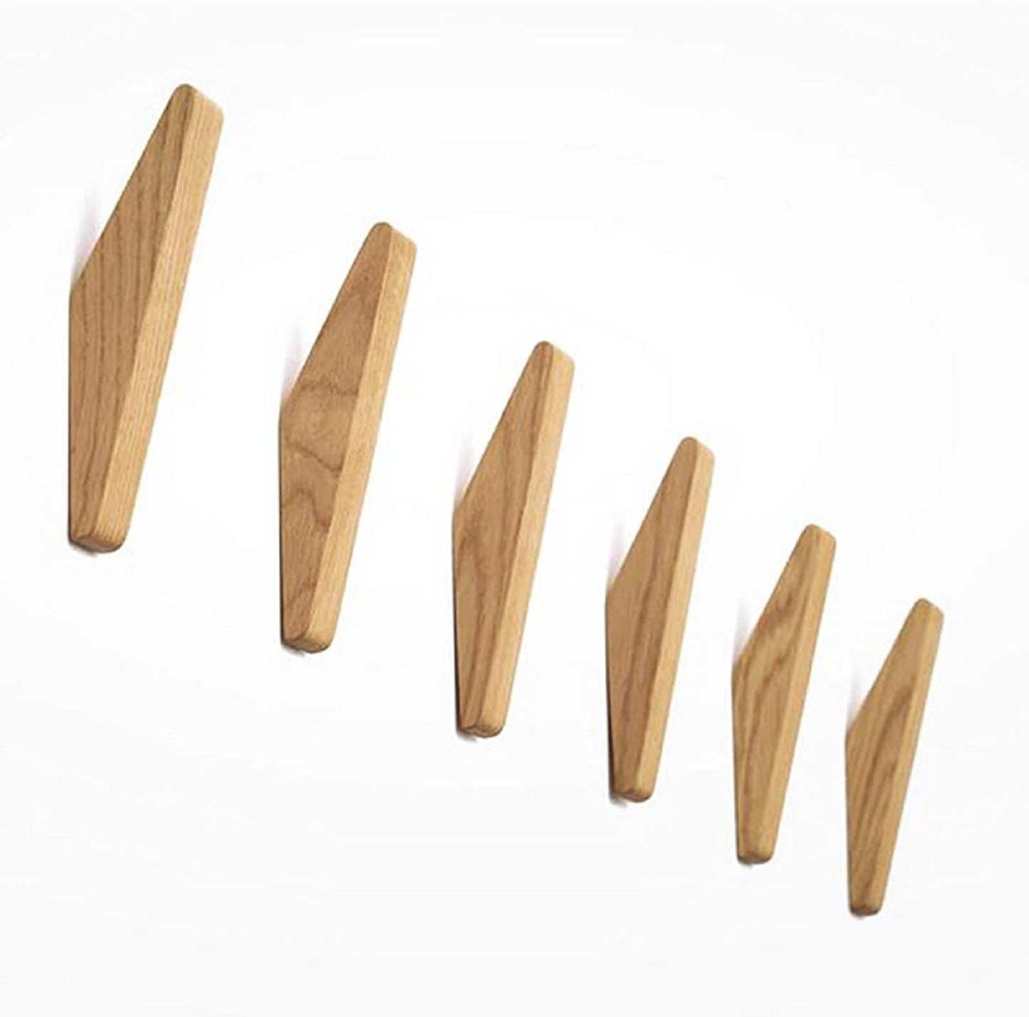 Scandi Set aus 6 Holzkleiderhaken