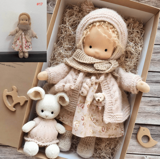 Vivolux | Handgefertigte Waldorf-Kuschelpuppe – Poppi
