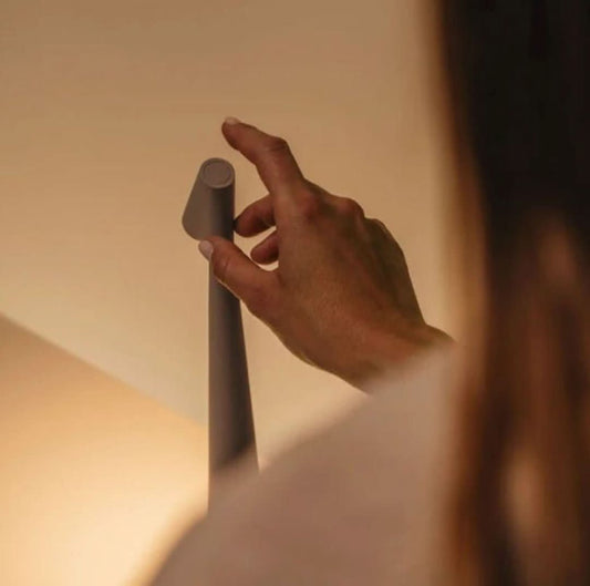 Vivolux | Nordic Minimalistisches Design Stimmungslicht | Kabellos | LED | Leselampe | Tischlampe