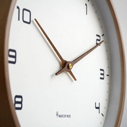 Vivolux | Minimalistische Wanduhr | Metall & Harz