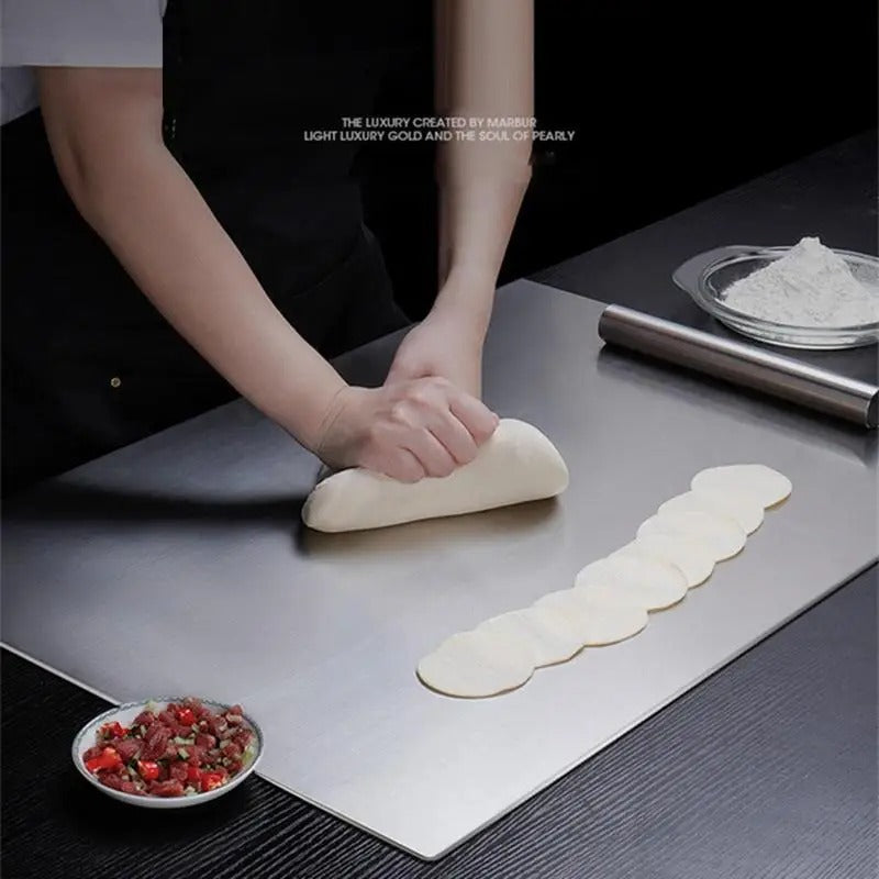 Vivolux | Hochwertiges Schneidebrett aus Edelstahl mit Rand – ideal für hausgemachte Pizza, Gebäck und mehr!