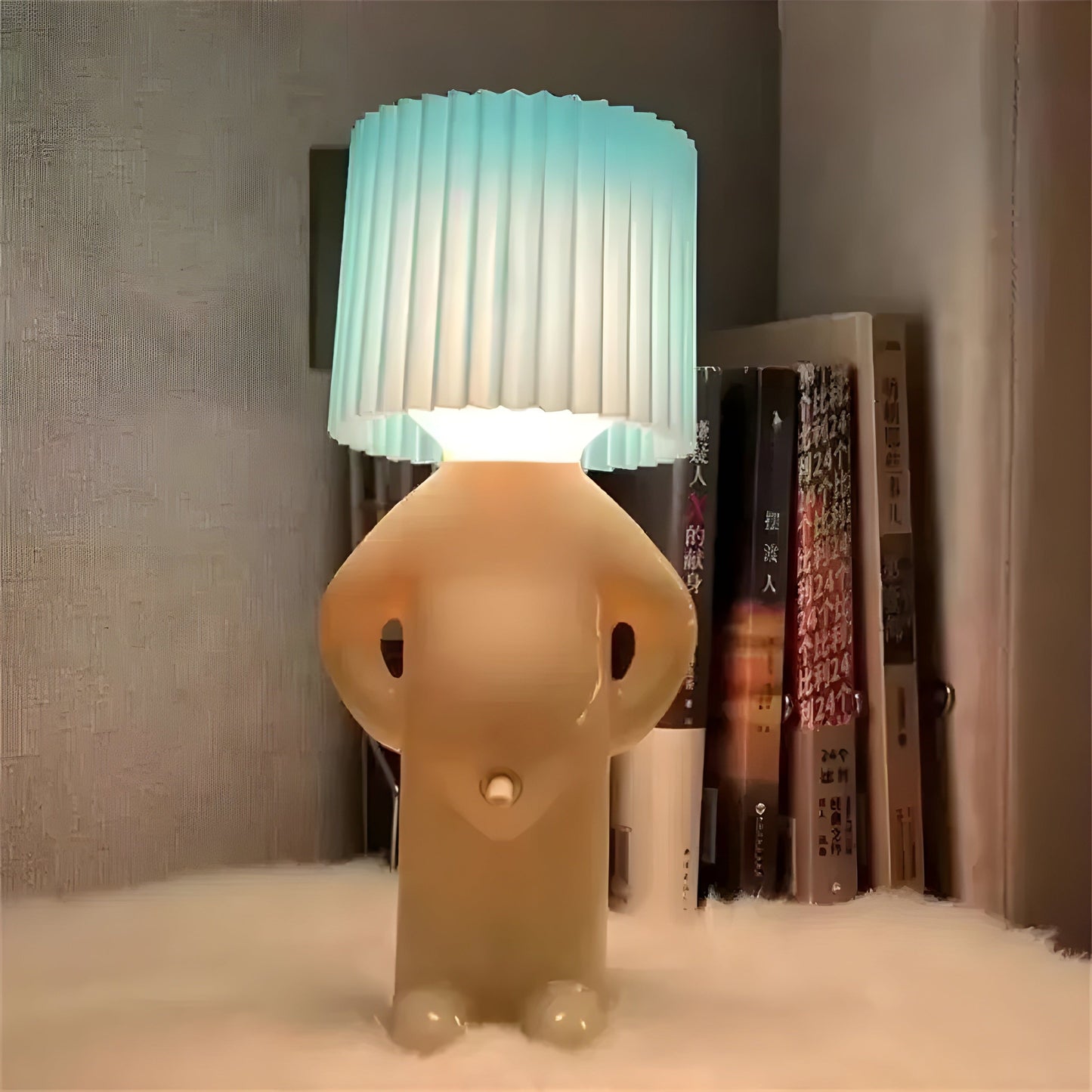 Vivolux | Frecher Junge Kreative Tischlampe – Einzigartige Beleuchtung für Schlafzimmer und Wohnraum