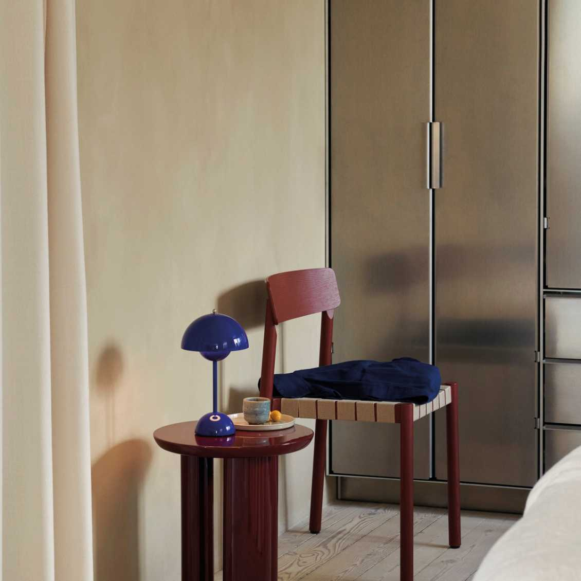 Dimmbare LED Tischlampe mit kabellosem Design