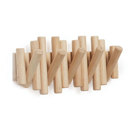 Nordischer handgefertigter Holzkleiderständer