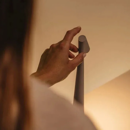 Vivolux | Nordisch minimalistisches Design Stimmungslicht | Kabellos | LED | Leselampe | Esslampe