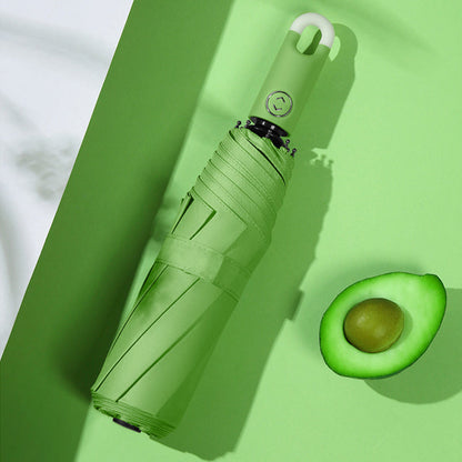 Dreifacher, selbstöffnender und einziehbarer Regenschirm mit Schnalle