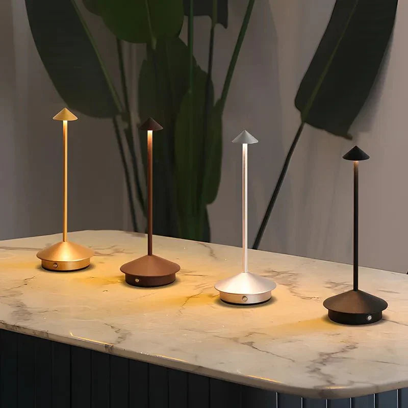 Vivolux | Elegante wiederaufladbare metallische Tischlampe